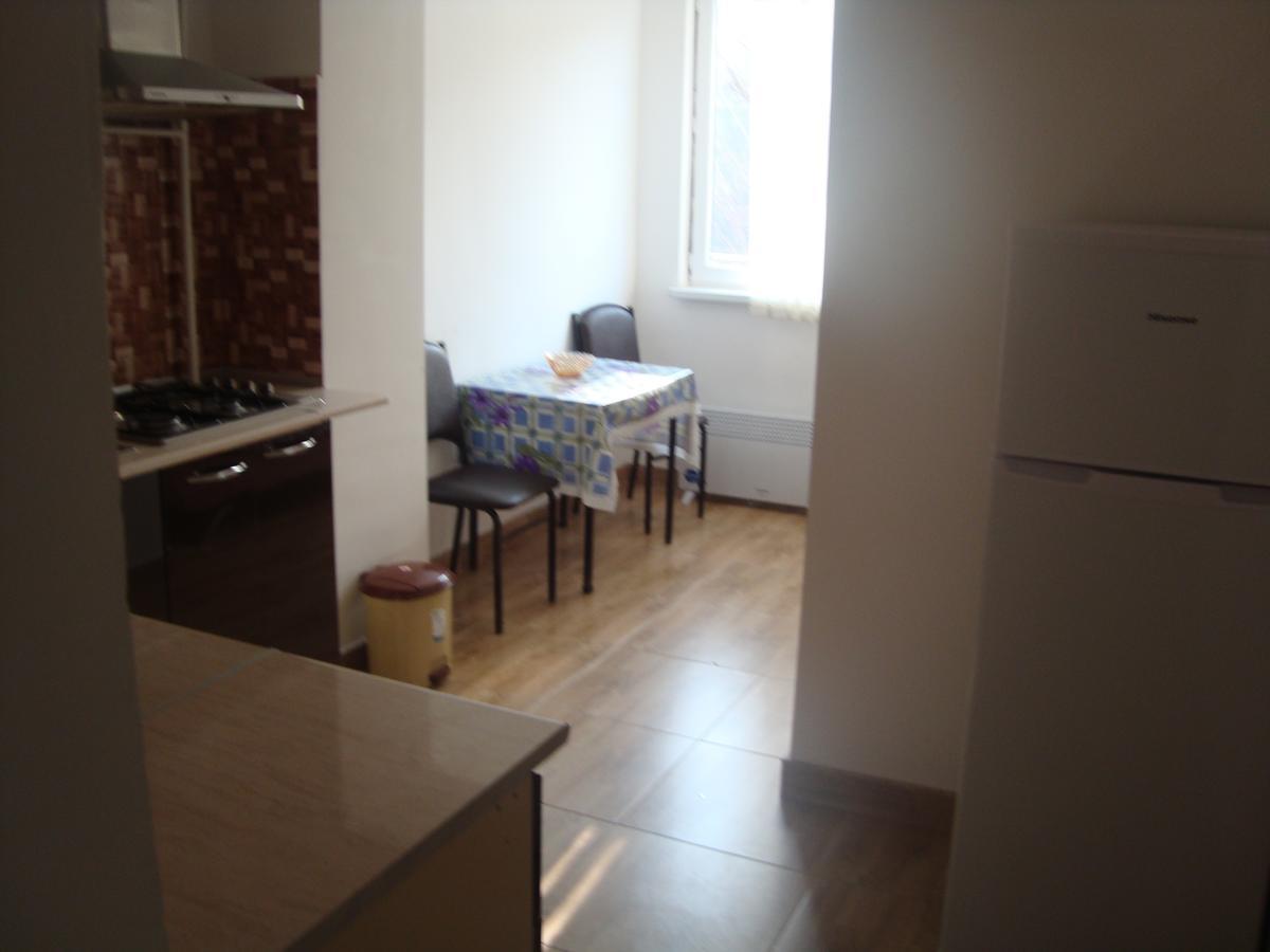 Apartments Azatutyan Avenue 9, Кв 19 Erevan Exterior foto