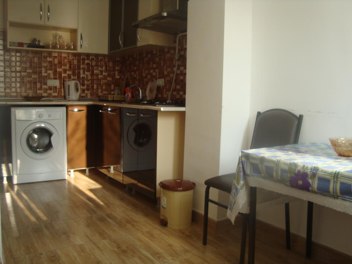 Apartments Azatutyan Avenue 9, Кв 19 Erevan Exterior foto